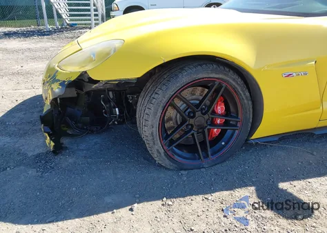 2008 Chevrolet Corvette Z06 Hardtop z USA, uszkodzony, nr VIN 1G1YY26E285111828